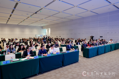 2025名师名校长大会圆满举办:共筑健康校园新生态,护航学生成长未来